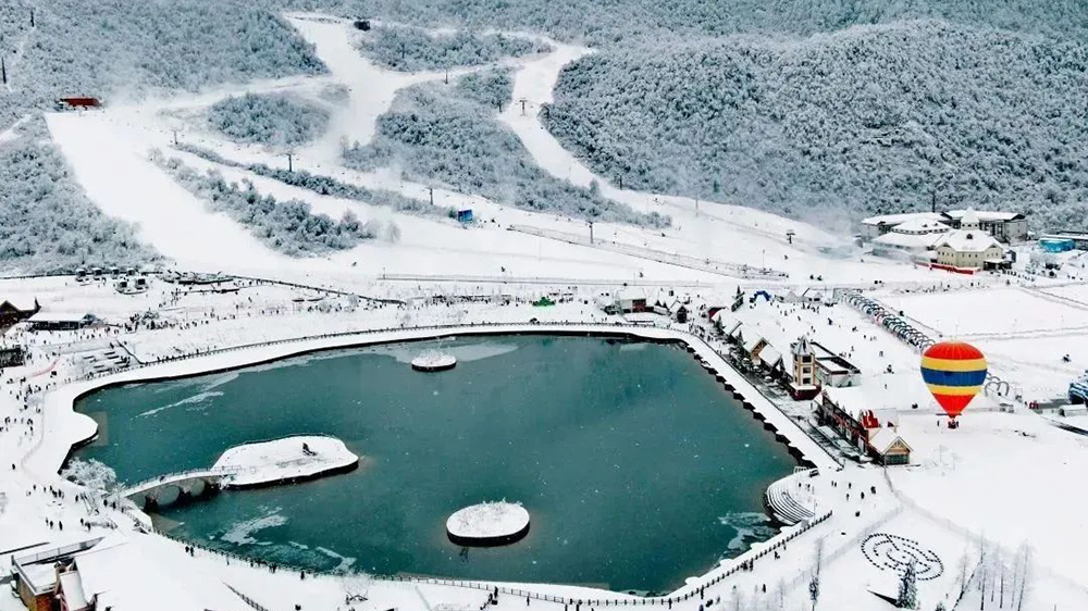 西嶺雪山滑雪場(chǎng).jpg